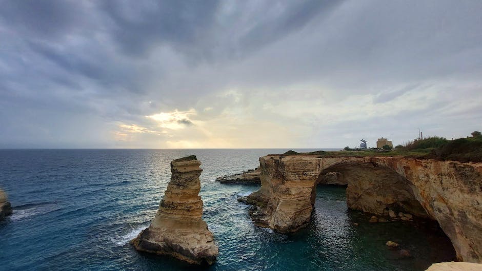 Arco roccioso di Torre Sant'Andrea al tramonto